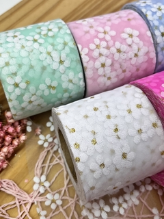 TULE FLOR COM MIOLO DOURADO - 6 CM ( 1 METRO) - JC FITAS