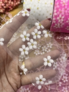 TULE FLOR COM MIOLO DOURADO - 6 CM ( 1 METRO) - comprar online