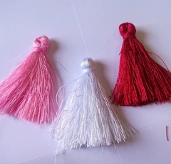 PINGENTE POMPOM TASSEL SEM ARGOLA ( 2 UNIDADES)
