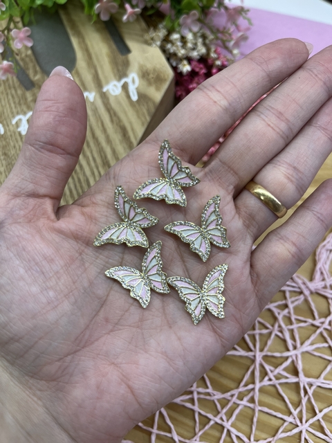 APLIQUE METAL BORBOLETA ROSA/BRANCA 2 CM ( 2 UNIDADES)