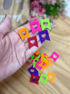 APLIQUE BANDEIRINHA CORES FORTES 2 X 2,5 CM ( 5 UNIDADES) - comprar online
