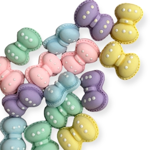 APLIQUE RESINA LACINHO MINNIE COM POÁ SORTIDA 1,5 X 2 CM ( 5 UNIDADES) - comprar online