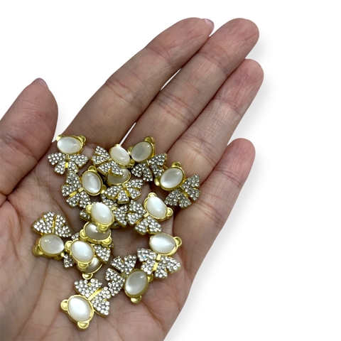 APLIQUE MINI URSINHO METAL COM STRASS E PÉROLA 1,5 CM ( 1 UNIDADE ) - comprar online