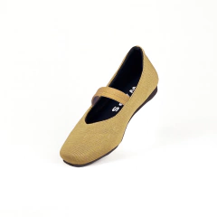 Model Lisa Mary-Jane (Camel) en internet