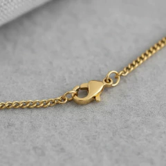 Imagem do Colar Feminino Medalha de São Bento Gold Corrente em Aço Inoxidável 316L