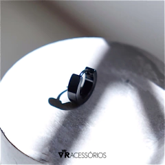 Brinco Black - 1 unidade (Não é o par) na internet