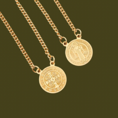 Escapulário São Bento Gold em Aço Inoxidável 316L - VR Acessórios | Loja online de Acessórios Masculinos