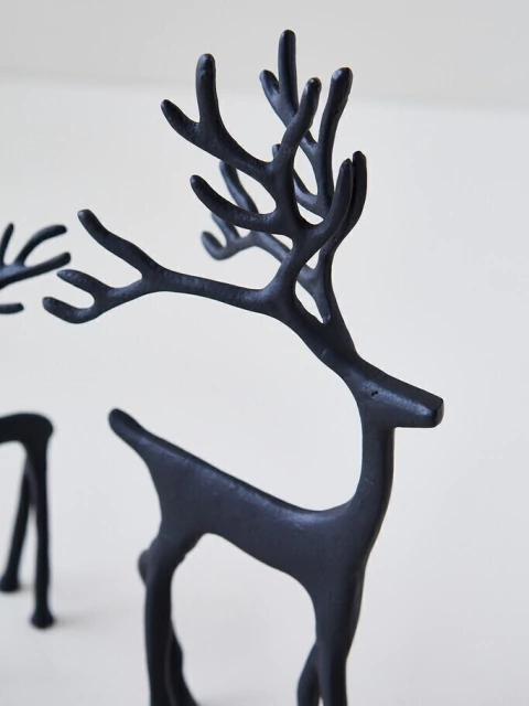 CIERVO NEGRO PUDU GRANDE - comprar online