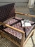 SILLÓN LANGUE TRENZADO CUERO MARRÓN