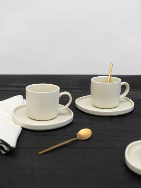 TAZAS CON PLATOS 200 ml LÍNEA PORCELANA COPENHAGUE (set x 2)