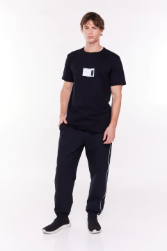 REMERA AQUILES ESSENTIAL BLACK - comprar online