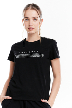 REMERA PILI UNIVERSE BLACK en internet