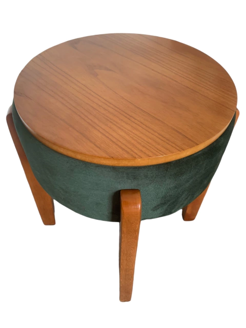 Puff Paris com mesa de apoio cor veludo verde