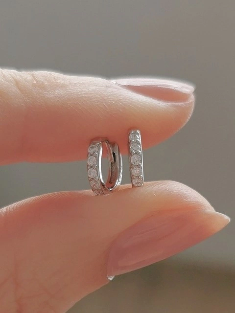 Argola Cravejada 6mm e 7mm Prata 925 - comprar online