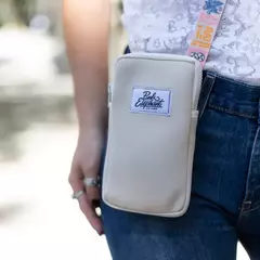 Bolso portacelular liso beige en internet