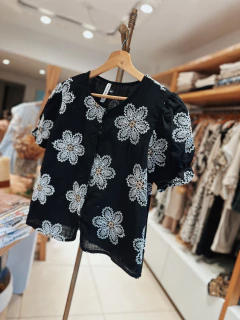 Camisa Taren en internet