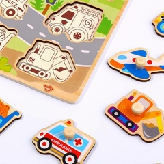 Quebra Cabeça de Encaixe com Pinos - Veículos, Madeira, +18 meses, 10 peças, Tooky Toys - Robótica Toys | Brinquedos Educativos