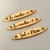 Plaquinha Metálica 3x0,5 cm com furos para costura Ouro - 20 unid - comprar online