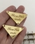 Plaquinha Acrílica Triangular 4,5x2,5 cm - comprar online