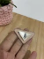 Plaquinha Metálica Triangular 4x2 cm com Moldura- 10 Unidades CONSULTAR PRAZO DE PRODUÇÃO