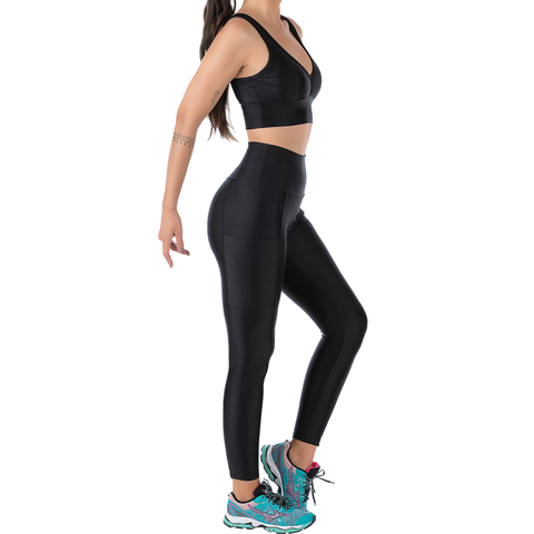 Conjunto Fitness Cirrê Top e Calça Preto na internet
