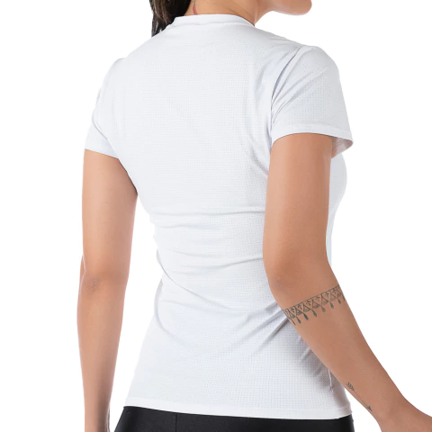 Blusa Fitness Manga Curta Decote V Branca em Tecido NewTrip - comprar online
