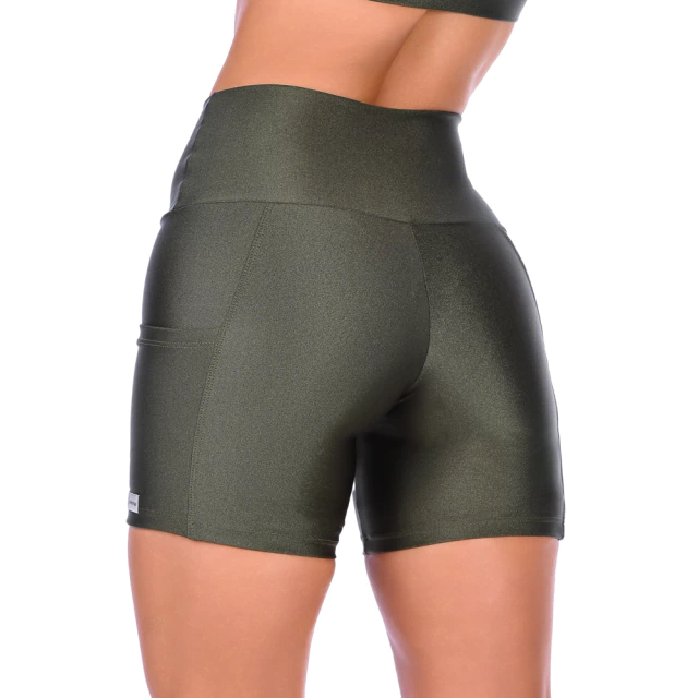 Short Curto Fitness Cirrê Com Bolso Verde Militar - comprar online