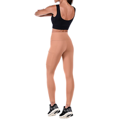 Conjunto Fitness Top Com Bojo Removível e Calça Cós Alto - Suplex Preto e Marrom - comprar online