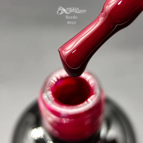 ESMALTE SEMIPERMANENTE 15 ML - (COD.010) BORDO