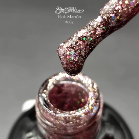 ESMALTE SEMIPERMANENTE - 067 FLOK MARRON