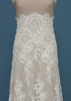 S0449 - ENCAJE BORDADO CON MOSTACILLAS, CANUTILLOS Y LENTEJUELAS - Sole Silva Telas de Novias ~ Bridal Fabrics