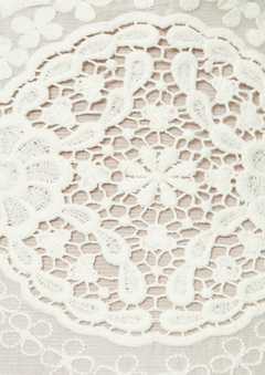S0495 - GASA DE SEDA BORDADA CON GUIPIURE - comprar online