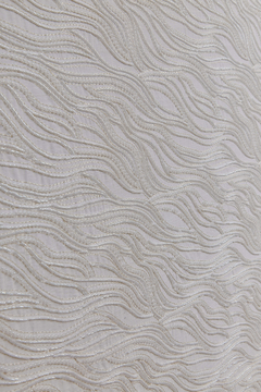 Imagen de S0612 - SIMIL LINO BORDADO CON HILOS PLATINO, CANUTILLOS Y PERLAS OFF WHITE