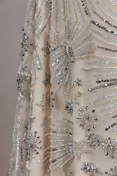 S0610 - TUL BORDADO CON LENTEJUELAS Y CANUTILLOS, PELTRE, SILVER Y OFF WHITE - (copia)