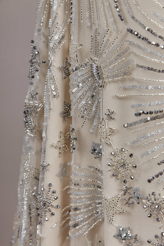 S0610 - TUL BORDADO CON LENTEJUELAS Y CANUTILLOS, PELTRE, SILVER Y OFF WHITE