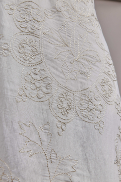 S0611 - SIMIL HILO BORDADO CON HILOS PLATINO - comprar online