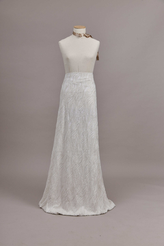 S0612 - SIMIL LINO BORDADO CON HILOS PLATINO, CANUTILLOS Y PERLAS OFF WHITE - comprar online