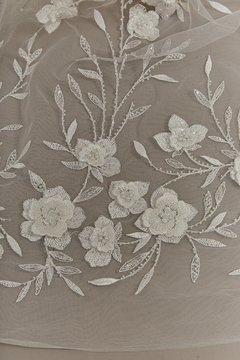 Imagen de S0643 - TUL BORDADO CON LENTEJUELAS MOSTACILLAS Y FLORES 3D