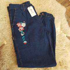 Bombachas de campo en jeans bordadas.