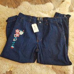 Bombachas de campo en jeans bordadas. - tienda online