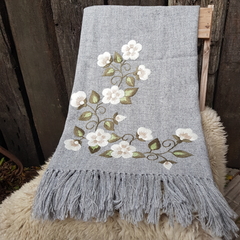 Chals de Lana Bordado a Mano - comprar online