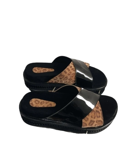 Tiras Cruzadas Charol y Animal Print