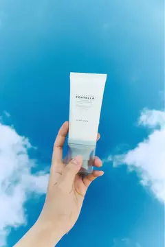 Skin1004 CENTELLA HYALU-CICA WATER-FIT SUN SERUM - comprar online