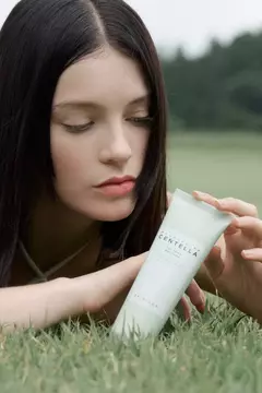 Skin1004 Centella Tea Trica Bha Foam Limpiador Facial Espuma - tienda online