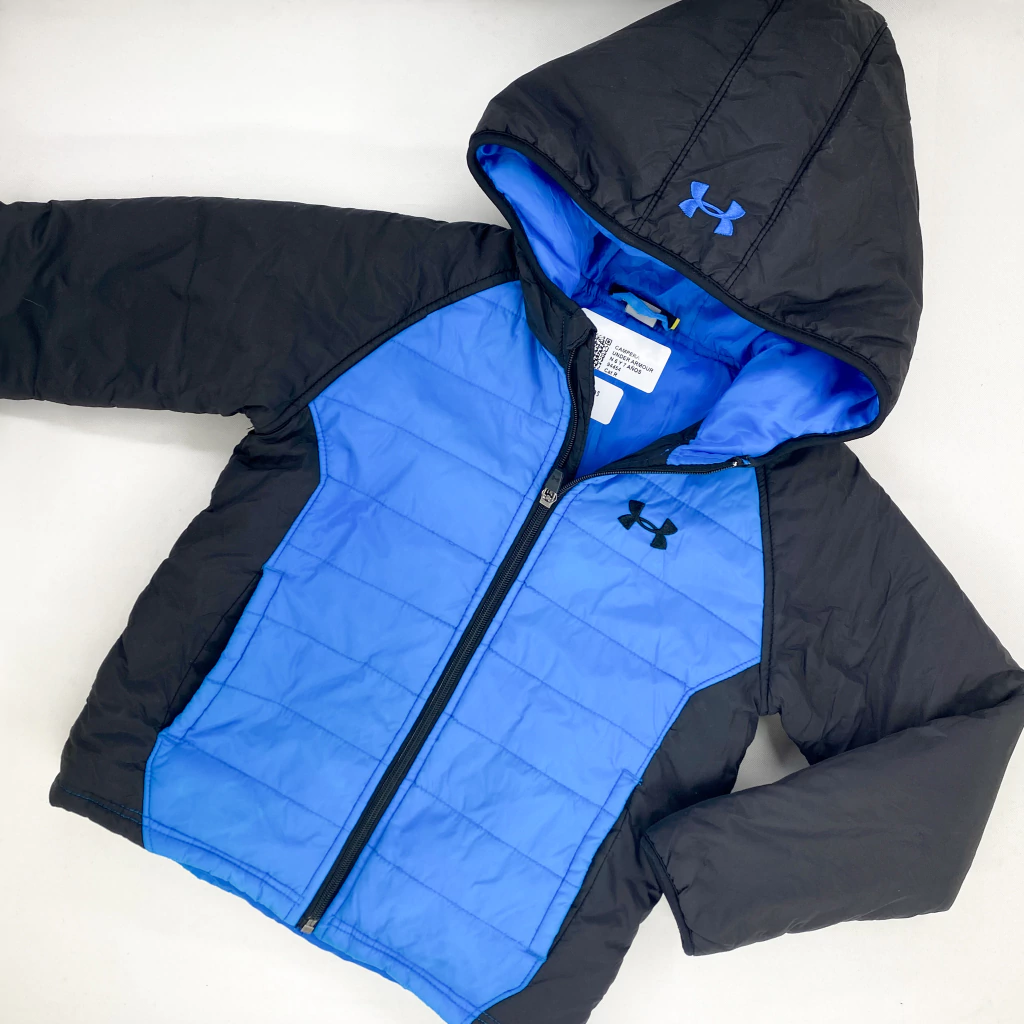 CON DETALLE / CAMPERA-UNDER ARMOUR-T 6