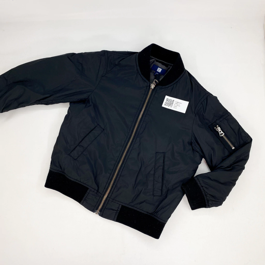CAMPERA-UNIQLO-T 3-4 AÑOS