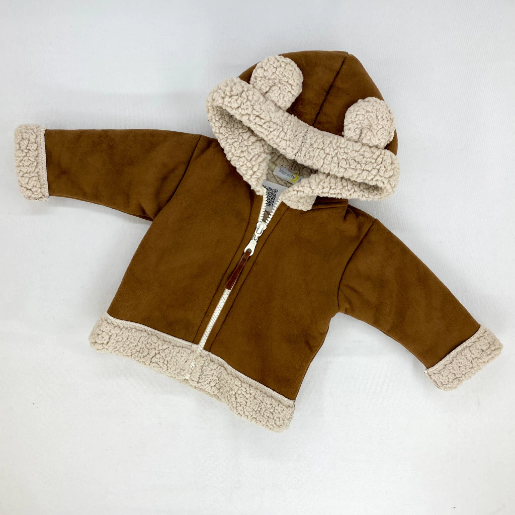 CON DETALLE / CAMPERA-VARSITY-T 3 MESES