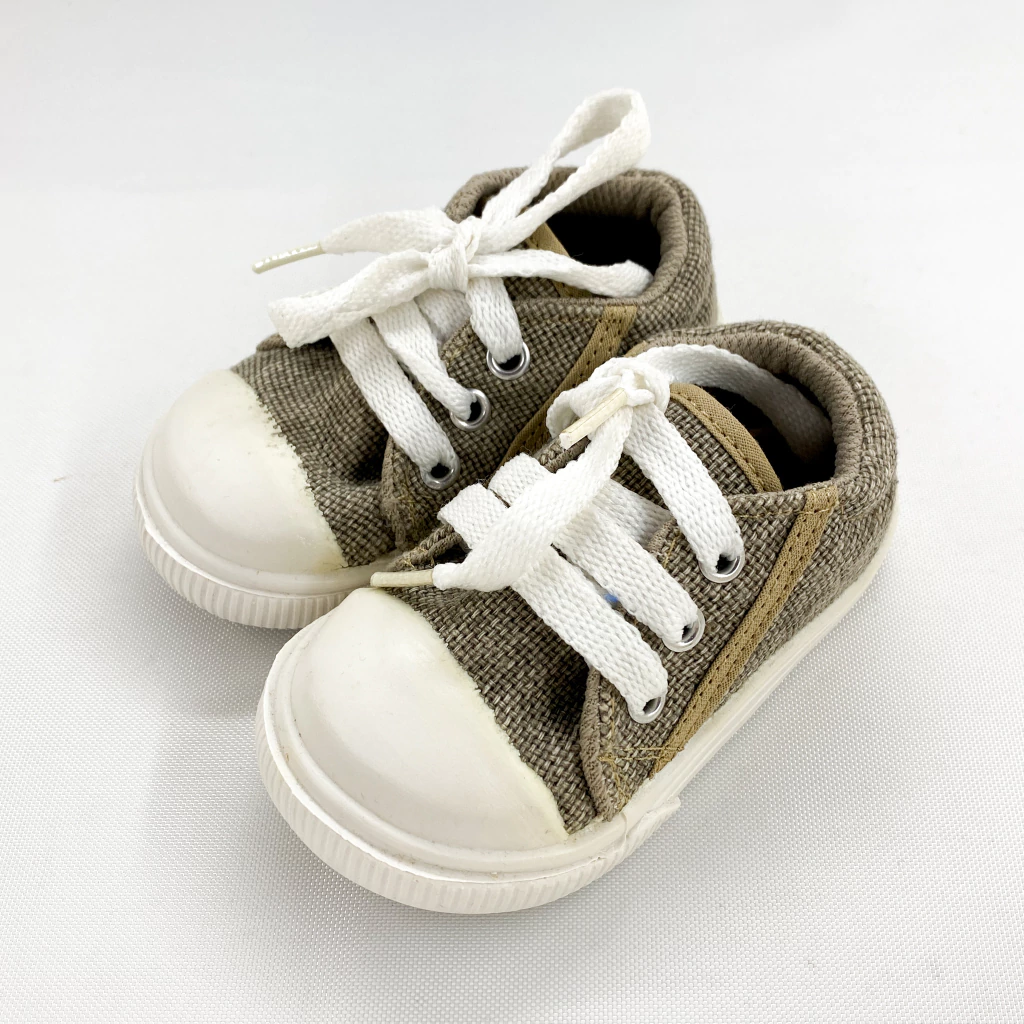 A ESTRENAR / ZAPATILLAS-CHEEKY-NRO 18