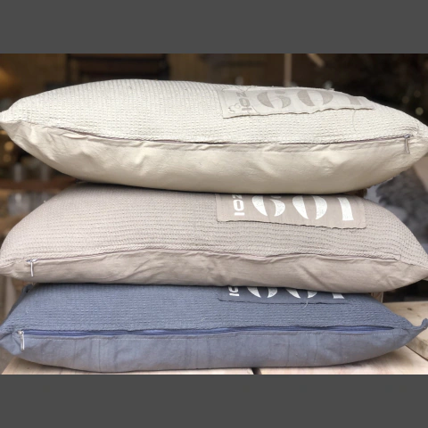 Almohadon Nido 70x40 con tirador de cuero