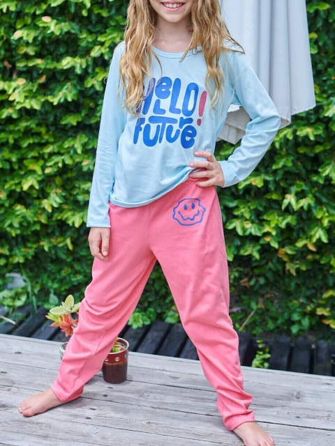 Pijama Emmy Art. 529 Nena manga larga pantalon largo algodon estampado "hello future" T. 4 al 12 - comprar online